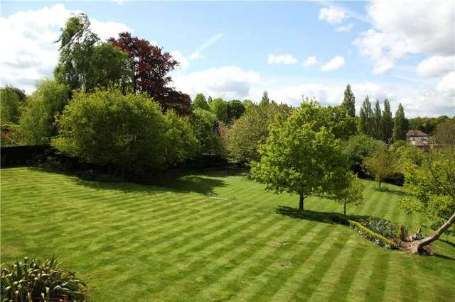  Image of 3 bedroom Flat for sale in Brockley Hill Stanmore HA7 at Brockley Hill Stanmore Stanmore, HA7 4LN