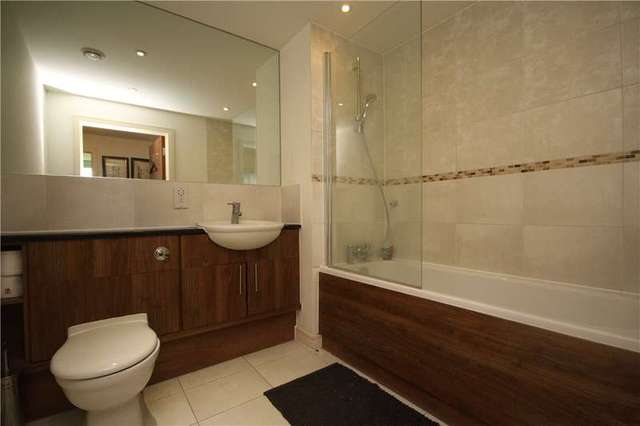  Image of 2 bedroom Flat for sale in Green Lane Edgware HA8 at 201 Green Lane Edgware Edgware, HA8 8YT