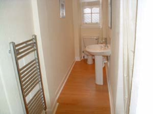  Image of 1 bedroom Flat to rent in Buccleuch Street Edinburgh EH8 at Newington Edinburgh Edinburgh, EH8 9NQ