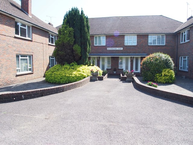  Image of 2 bedroom Flat to rent in Warren Road Broadwater Worthing BN14 at Worthing, BN14 9QW