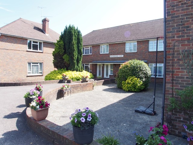  Image of 2 bedroom Flat to rent in Warren Road Broadwater Worthing BN14 at Worthing, BN14 9QW