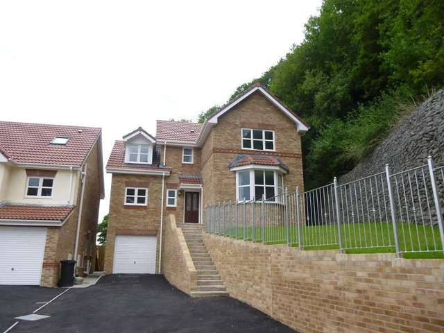  Image of 4 bedroom Detached house for sale in Cae Canol Baglan Port Talbot SA12 at Cae Canol  Port Talbot, SA12 8LX