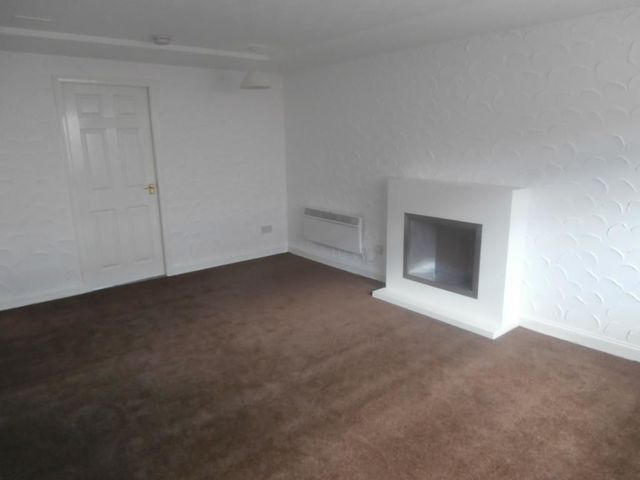  Image of 3 bedroom Flat to rent in Calgary Avenue Livingston EH54 at Livingston West Lothian West Lothian, EH54 6BJ