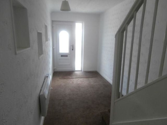  Image of 3 bedroom Flat to rent in Calgary Avenue Livingston EH54 at Livingston West Lothian West Lothian, EH54 6BJ