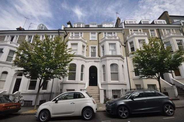  Image of 1 bedroom Flat to rent in Campden Hill Gardens London W8 at Campden Hill Gardens  London, W8 7AX