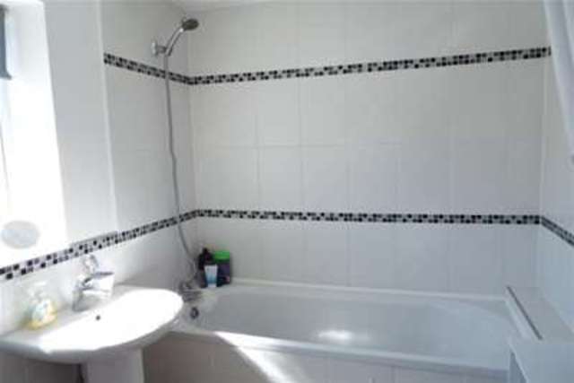  Image of 1 bedroom Terraced house to rent in Canterbury Close Banbury OX16 at Banbury, OX16 4FF