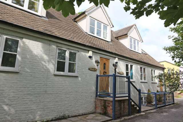 Image of 1 bedroom Apartment for sale in Carmel Terrace Mongewell Wallingford OX10 at Carmel Terrace Mongewell Wallingford, OX10 8BX