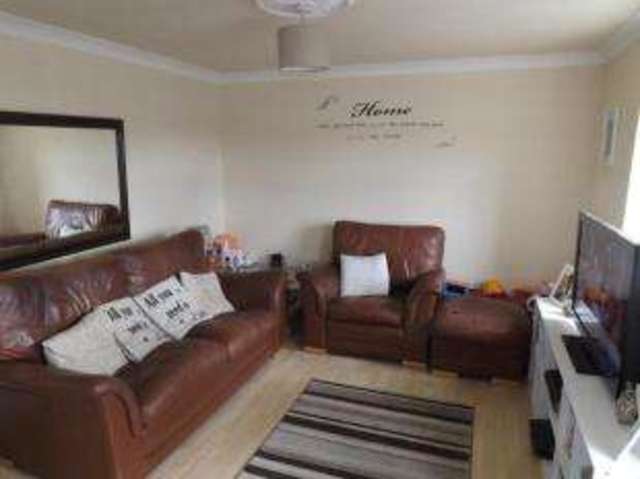  Image of 1 bedroom Flat for sale in Carnarvon Road Clacton-on-Sea CO15 at Carnarvon Road Clacton-on-Sea Clacton-on-Sea, CO15 6QA
