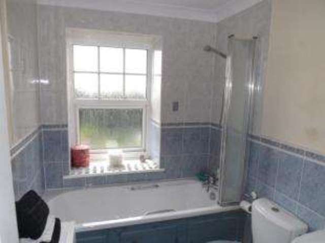  Image of 1 bedroom Flat for sale in Carnarvon Road Clacton-on-Sea CO15 at Carnarvon Road Clacton-on-Sea Clacton-on-Sea, CO15 6QA