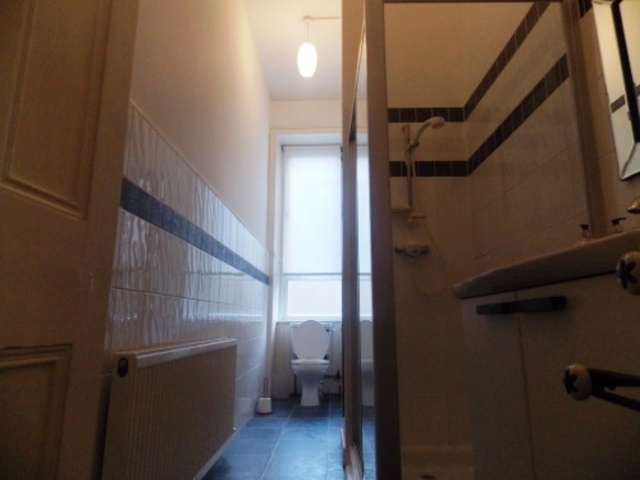  Image of 2 bedroom Flat to rent in Cartvale Road Glasgow G42 at Battlefield Glasgow Glasgow, G42 9RN