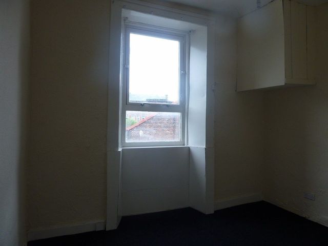  Image of 2 bedroom Flat to rent in Cathcart Road Glasgow G42 at Govanhill Glasgow Glasgow, G42 8SG