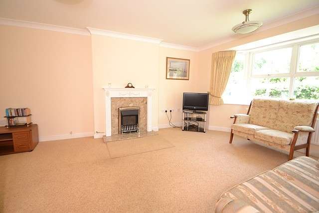  Image of 4 bedroom Detached house for sale in Cuckoo Bushes Lane Chandler