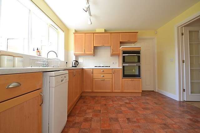  Image of 4 bedroom Detached house for sale in Cuckoo Bushes Lane Chandler