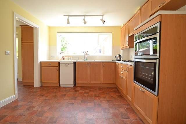 Image of 4 bedroom Detached house for sale in Cuckoo Bushes Lane Chandler