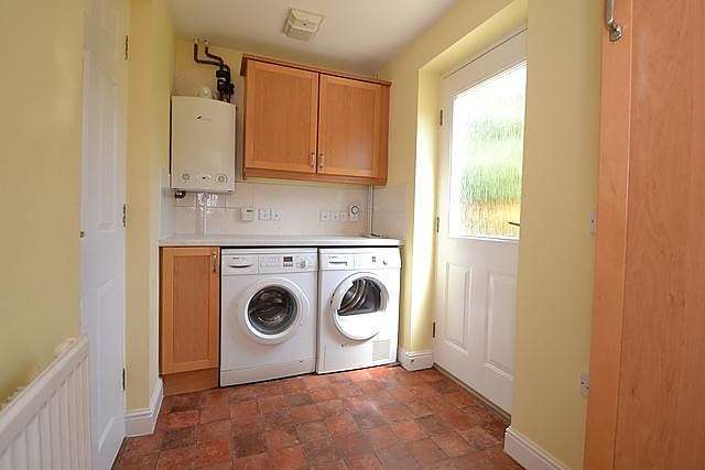  Image of 4 bedroom Detached house for sale in Cuckoo Bushes Lane Chandler