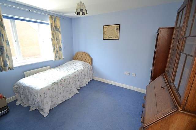 Image of 4 bedroom Detached house for sale in Cuckoo Bushes Lane Chandler