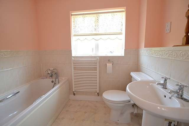  Image of 4 bedroom Detached house for sale in Cuckoo Bushes Lane Chandler