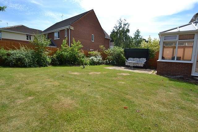  Image of 4 bedroom Detached house for sale in Cuckoo Bushes Lane Chandler