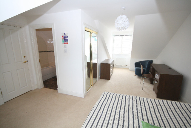  Image of 4 bedroom Town House to rent in Chandlers Lane Dundee DD1 at City Centre Dundee Dundee, DD1 3DH