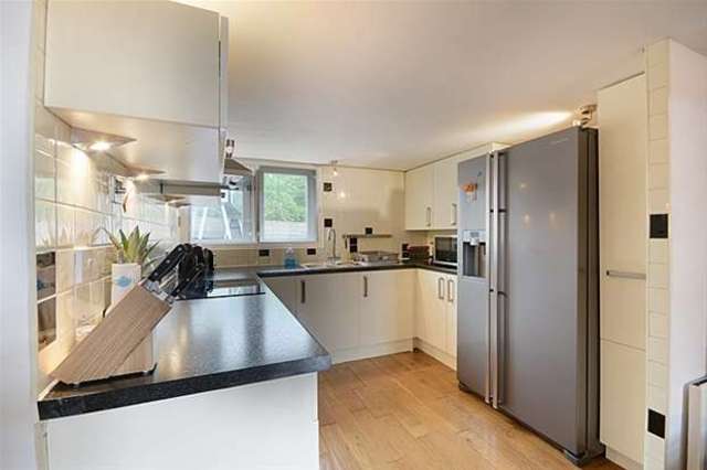  Image of 1 bedroom Flat to rent in Mason Street London SE17 at London, SE17 1HF
