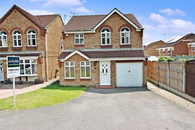  Image of 4 bedroom Detached house for sale in Chatsworth Avenue Pontefract WF8 at Chatsworth Avenue  Pontefract, WF8 2UP