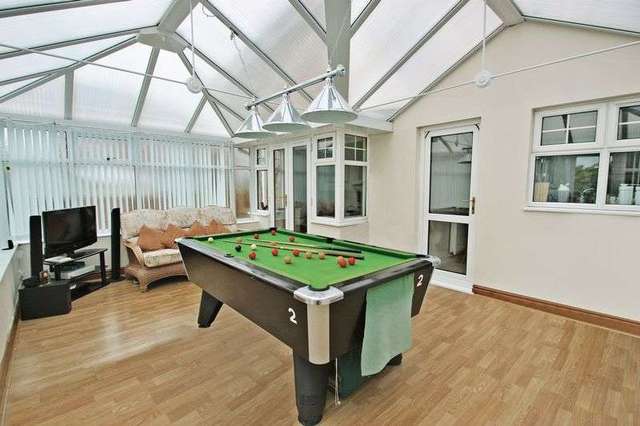  Image of 4 bedroom Detached house for sale in Chatsworth Avenue Pontefract WF8 at Chatsworth Avenue  Pontefract, WF8 2UP