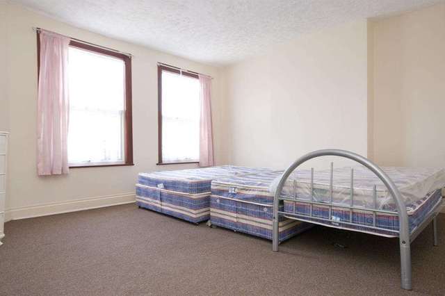  Image of 4 bedroom Maisonette to rent in Chatsworth Road London E5 at Chatsworth Road Homerton London, E5 0LS