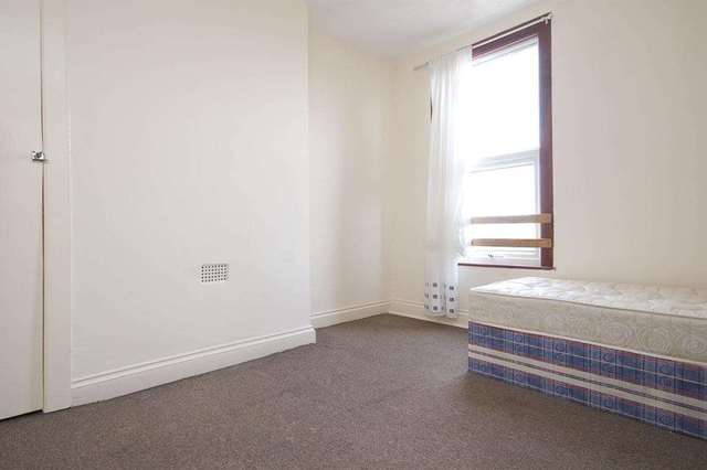  Image of 4 bedroom Maisonette to rent in Chatsworth Road London E5 at Chatsworth Road Homerton London, E5 0LS