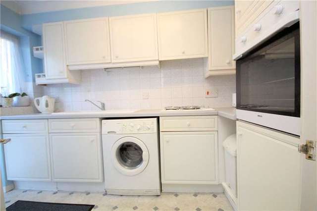  Image of 2 bedroom Flat for sale in Green Lane Stanmore HA7 at Green Lane Stanmore Stanmore, HA7 3AA