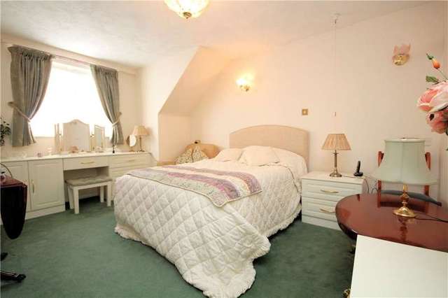  Image of 2 bedroom Flat for sale in Green Lane Stanmore HA7 at Green Lane Stanmore Stanmore, HA7 3AA