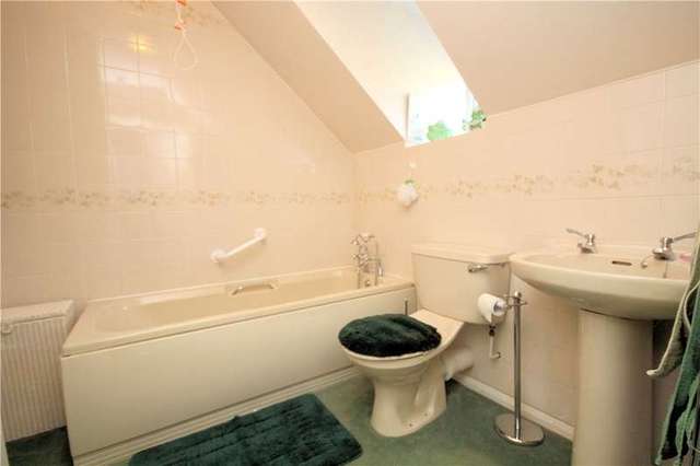  Image of 2 bedroom Flat for sale in Green Lane Stanmore HA7 at Green Lane Stanmore Stanmore, HA7 3AA