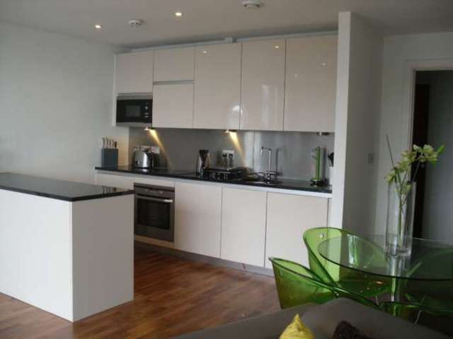  Image of 2 bedroom Apartment to rent in The Quays Salford M50 at The Quays  Salford, M50 3TS
