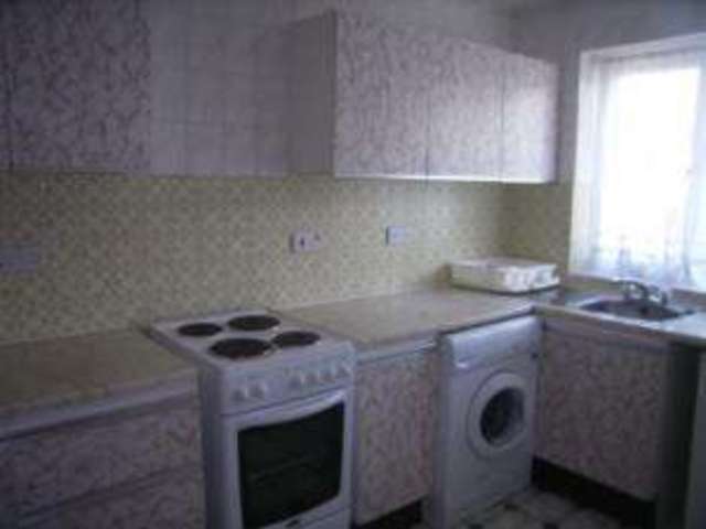  Image of 2 bedroom Flat to rent in Claremont Gardens Ilford IG3 at Claremont Gardens  Ilford, IG3 8AH