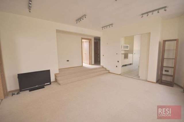  Image of 2 bedroom Flat to rent in Clarence Terrace London NW1 at Clarence Terrace  London, NW1 4RD