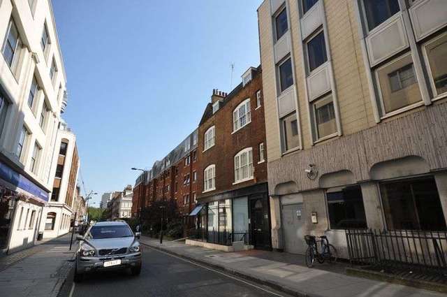  Image of 2 bedroom Flat to rent in Cleveland Street London W1T at Cleveland Street  London, W1T 6QR