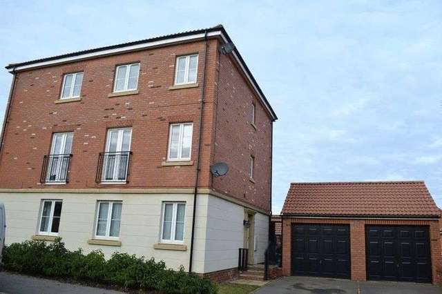  Image of 4 bedroom Semi-Detached house to rent in Clipson Crest Barton-upon-Humber DN18 at Clipson Crest  Barton-Upon-Humber, DN18 5GW