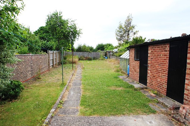  Image of 3 bedroom Detached house to rent in Coldhams Lane Cherry Hinton Cambridge CB1 at Cambridge, CB1 3JR