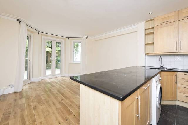  Image of 2 bedroom Ground Flat to rent in Coleherne Road London SW10 at Coleherne Road  Chelsea, SW10 9BS