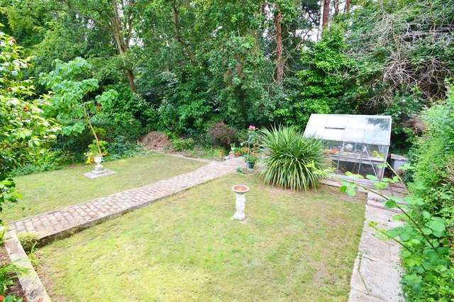  Image of 2 bedroom Detached house to rent in Haslop Road Wimborne BH21 at Haslop Road  Wimborne, BH21 2SG