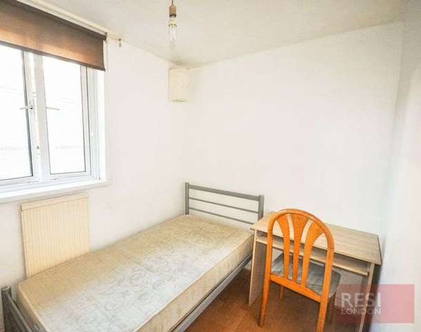  Image of 4 bedroom Flat to rent in Coopers Lane London NW1 at Coopers Lane  London, NW1 1HA