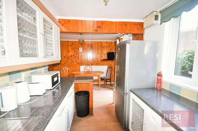  Image of 4 bedroom Flat to rent in Coopers Lane London NW1 at Coopers Lane  London, NW1 1HA