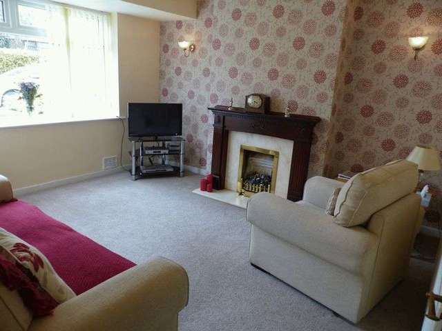  Image of 2 bedroom Detached house for sale in Cotswold Avenue Shaw Oldham OL2 at Cotswold Avenue Shaw Oldham, OL2 7RF