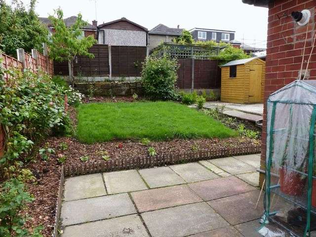  Image of 2 bedroom Detached house for sale in Cotswold Avenue Shaw Oldham OL2 at Cotswold Avenue Shaw Oldham, OL2 7RF
