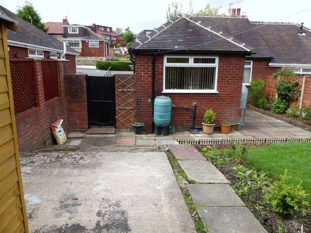  Image of 2 bedroom Detached house for sale in Cotswold Avenue Shaw Oldham OL2 at Cotswold Avenue Shaw Oldham, OL2 7RF