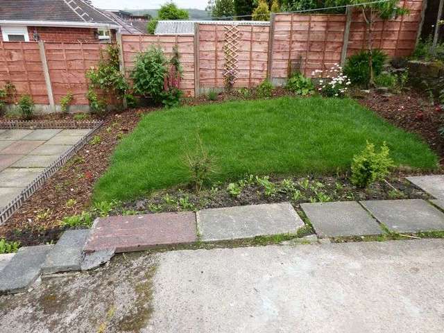  Image of 2 bedroom Detached house for sale in Cotswold Avenue Shaw Oldham OL2 at Cotswold Avenue Shaw Oldham, OL2 7RF
