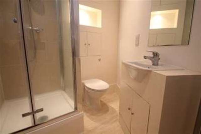  Image of 2 bedroom Flat to rent in Courthill Road London SE13 at London, SE13 6DW
