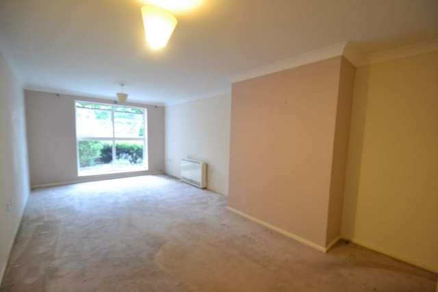  Image of 2 bedroom Flat to rent in Douglas Road Stanwell Staines TW19 at Douglas Road  London, TW19 7JD
