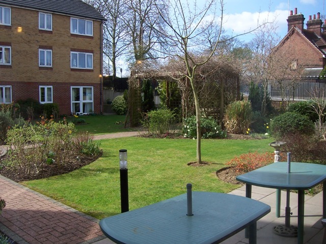  Image of 1 bedroom Apartment to rent in Lower High Street Watford WD17 at Crosfield Court 244-248 High Street Watford, WD17 2DB