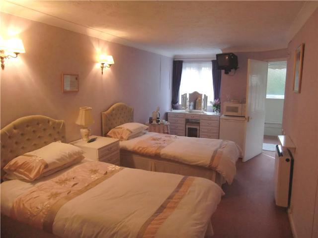  Image of 1 bedroom Apartment to rent in Lower High Street Watford WD17 at Crosfield Court 244-248 High Street Watford, WD17 2DB