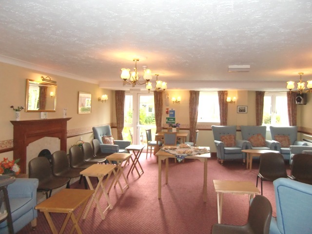  Image of 1 bedroom Apartment to rent in Lower High Street Watford WD17 at Crosfield Court 244-248 High Street Watford, WD17 2DB